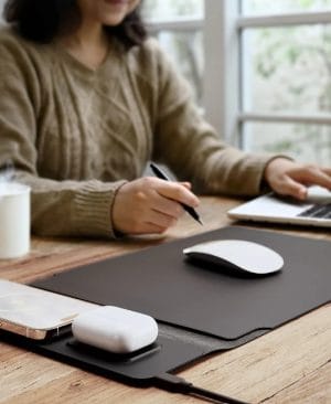 <h1 class="product_title entry-title">4 In 1 Wiresless Charging Laptop Sleeve</h1> - Image 7