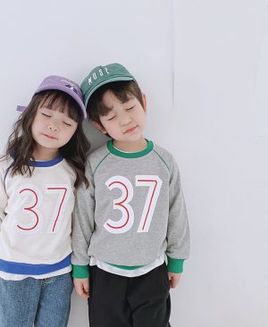 Children"s clothing wholesale autumn new children"s Round Neck Sweater Girl Baby 37 letter color matching Korean boys" sweater - Image 3