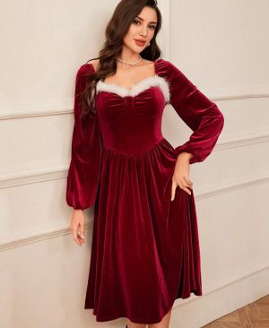 ⁦<h1 class="product_title entry-title">فستان مخملي أحمر طويل الأكمام لحفلات عيد الميلاد النسائية بتصميم كلاسيكي مع ياقة مربعة - ملابس نسائية أنيقة تضيق الخصر لخريف</h1>⁩ - الصورة ⁦3⁩