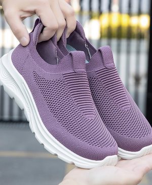 <h1 class="product_title entry-title">Leisure Sports Solid Color Soft-soled Running Shoes</h1> - Image 5