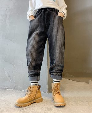 <h1 class="product_title entry-title">The New Boys' Plush Fleece Jeans Are Handsome</h1> - Image 4