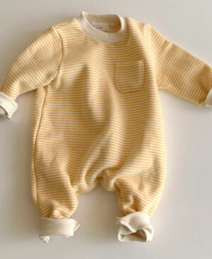 Wear striped baby jumpsuits outside - Image 4