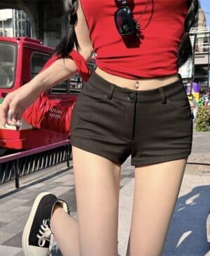 ⁦<h1 class="product_title entry-title">شورتات قصيرة ضيقة بيضاء للنساء</h1>⁩ - الصورة ⁦3⁩