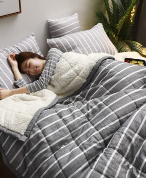 ⁦<h1 class="product_title entry-title">بطانيات فليس ورميات سميكة دافئة لشتاء مريح في المنزل، لحاف فائق النعومة، بطانيات فاخرة بلون موحد لمفروشات التوأم</h1>⁩ - الصورة ⁦5⁩