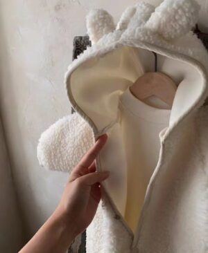 <h1 class="product_title entry-title">Baby Winter Boys And Girls Bear Double-sided Lamb Hooded Cotton Jersey</h1> - Image 6