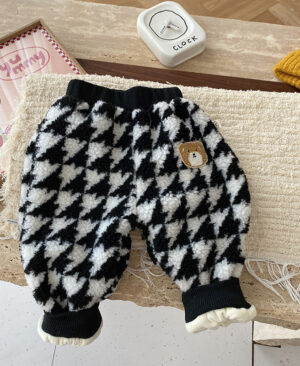 <h1 class="product_title entry-title">Autumn And Winter Girls Thick Bear Casual Lambswool Trousers</h1> - Image 6