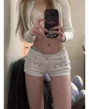 ⁦<h1 class="product_title entry-title">شورت جينز أبيض منخفض الخصر للنساء</h1>⁩ - الصورة ⁦4⁩